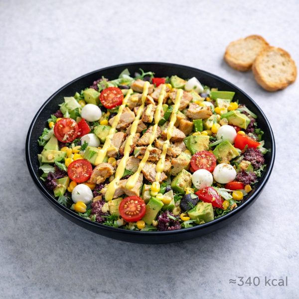 Avokadolu Izgara Tavuklu Fit Salata